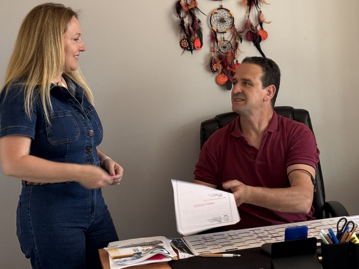 accueil bureau : Sylvie et Brahim